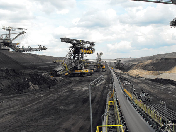 Special acoustic conditions prevail in opencast coal mining. Signals are perfectly understood over many hundreds of metres thanks to beam steering technology.